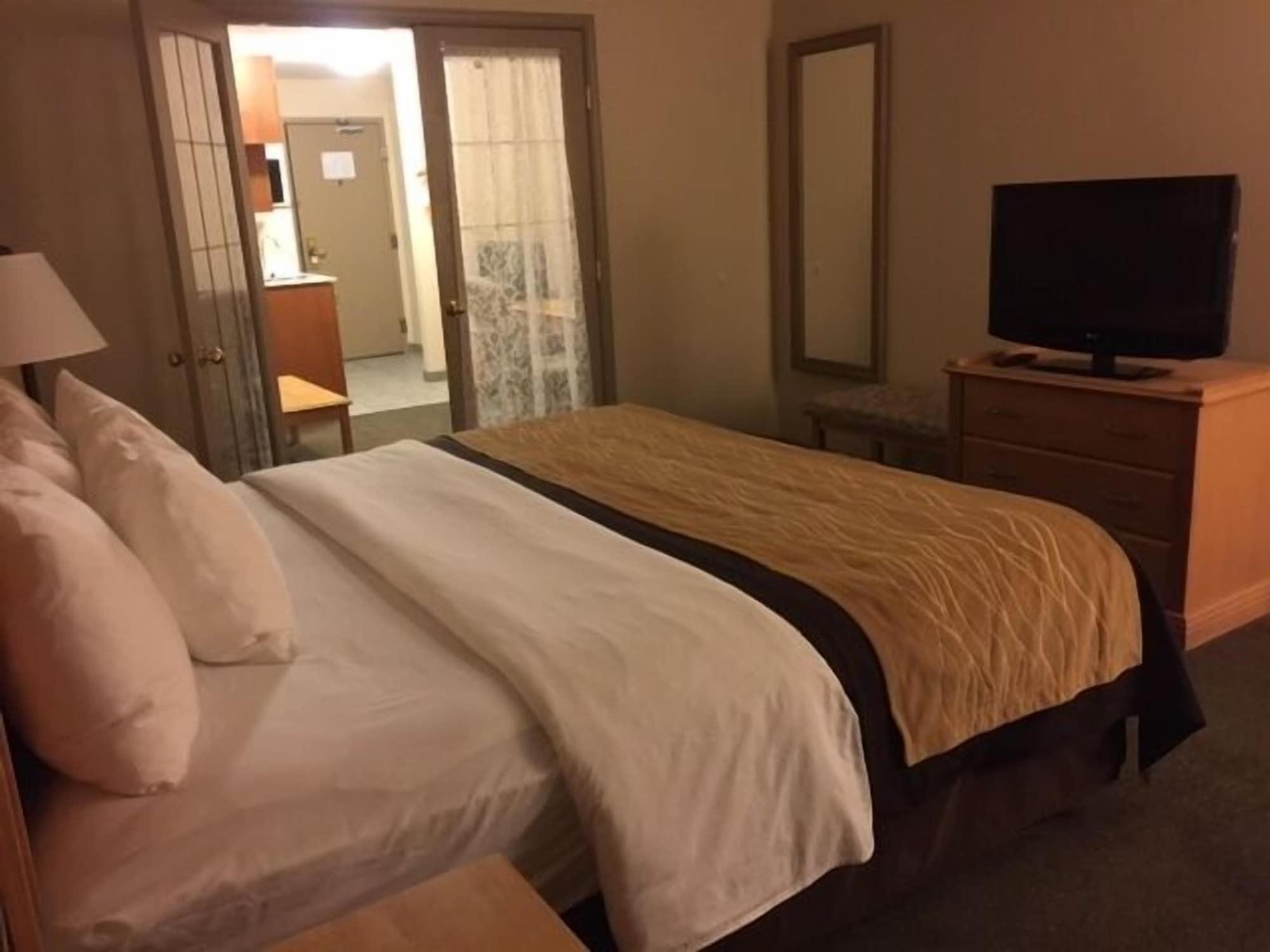 Comfort Inn & Suites Салмон Арм Экстерьер фото
