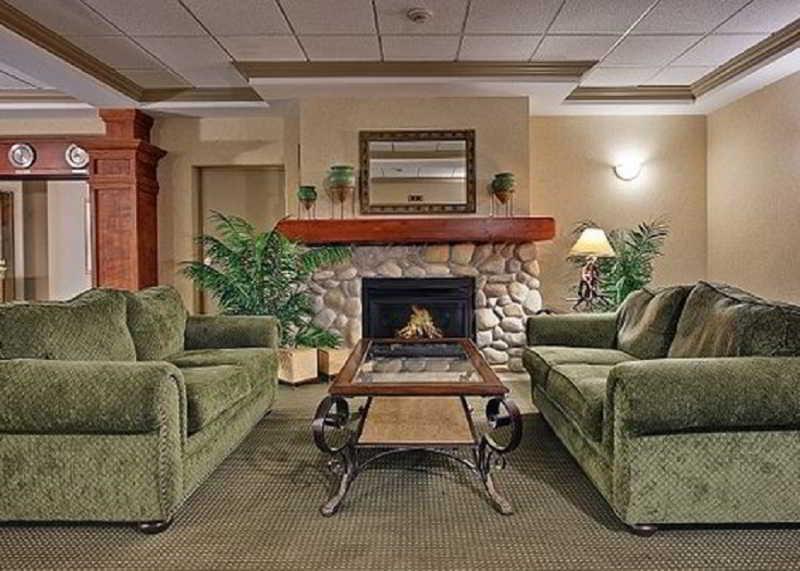 Comfort Inn & Suites Салмон Арм Экстерьер фото