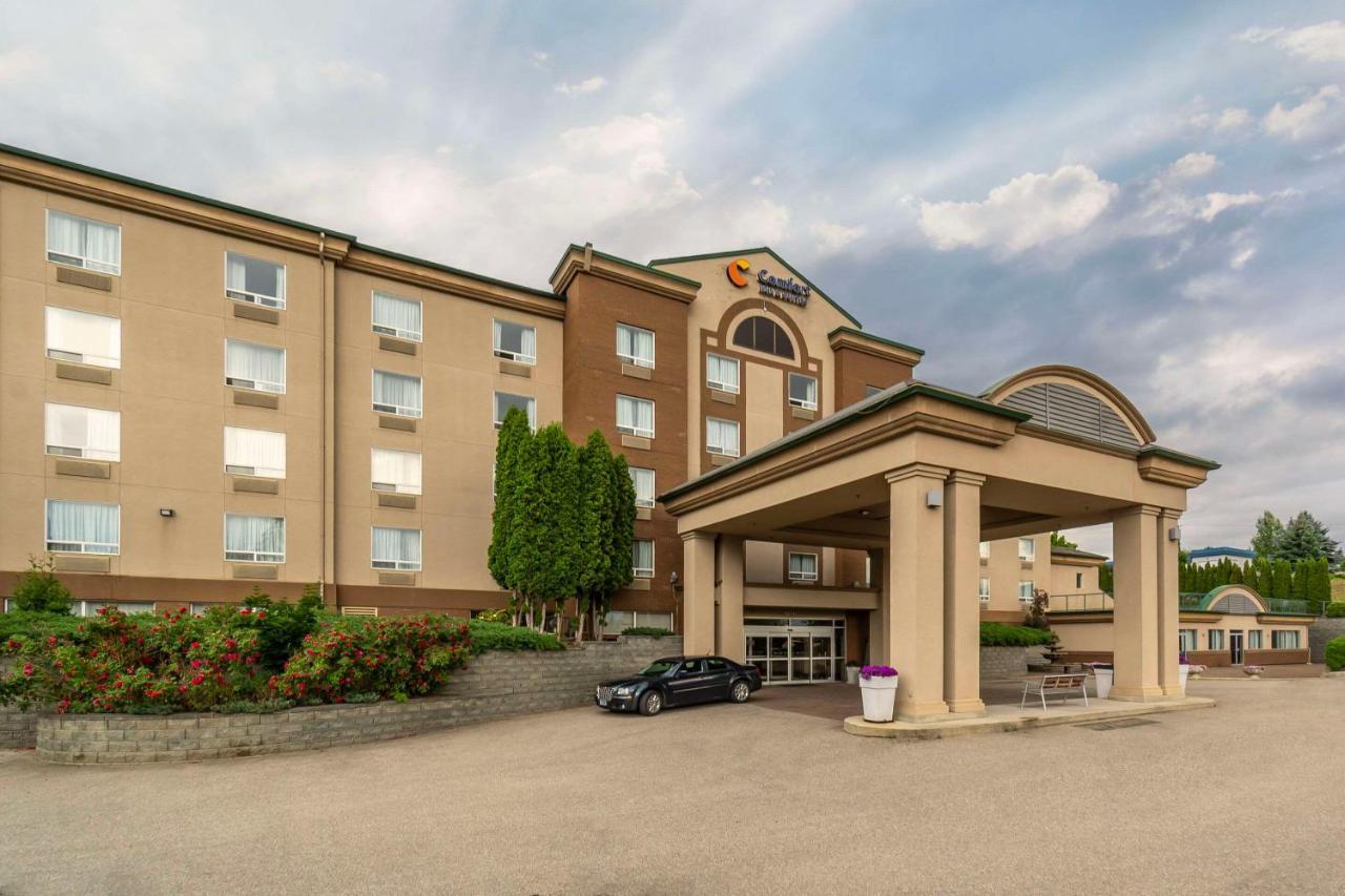 Comfort Inn & Suites Салмон Арм Экстерьер фото