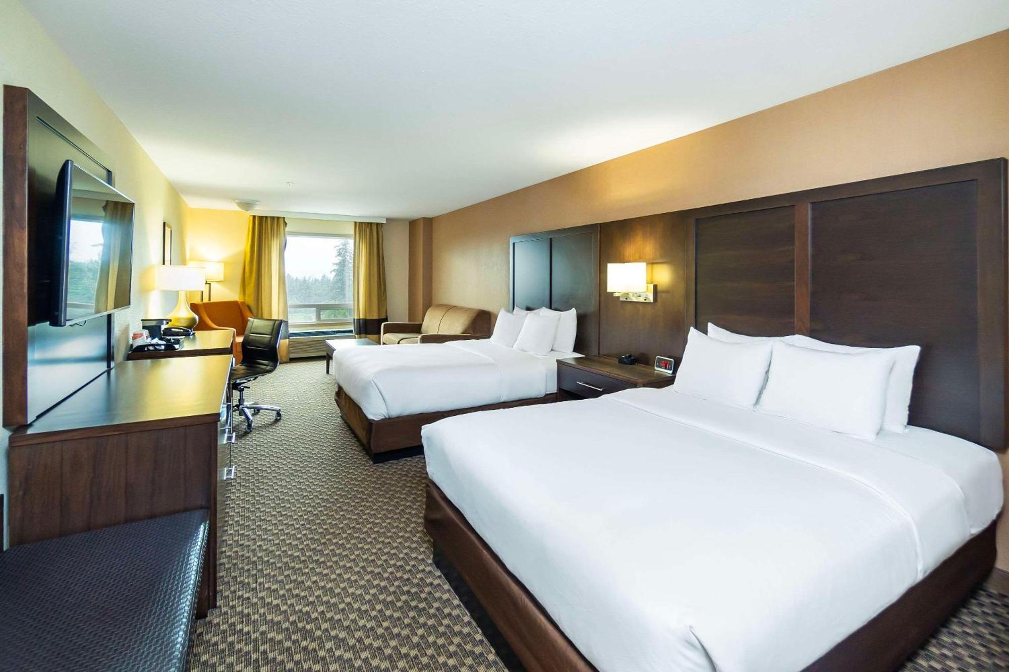 Comfort Inn & Suites Салмон Арм Экстерьер фото
