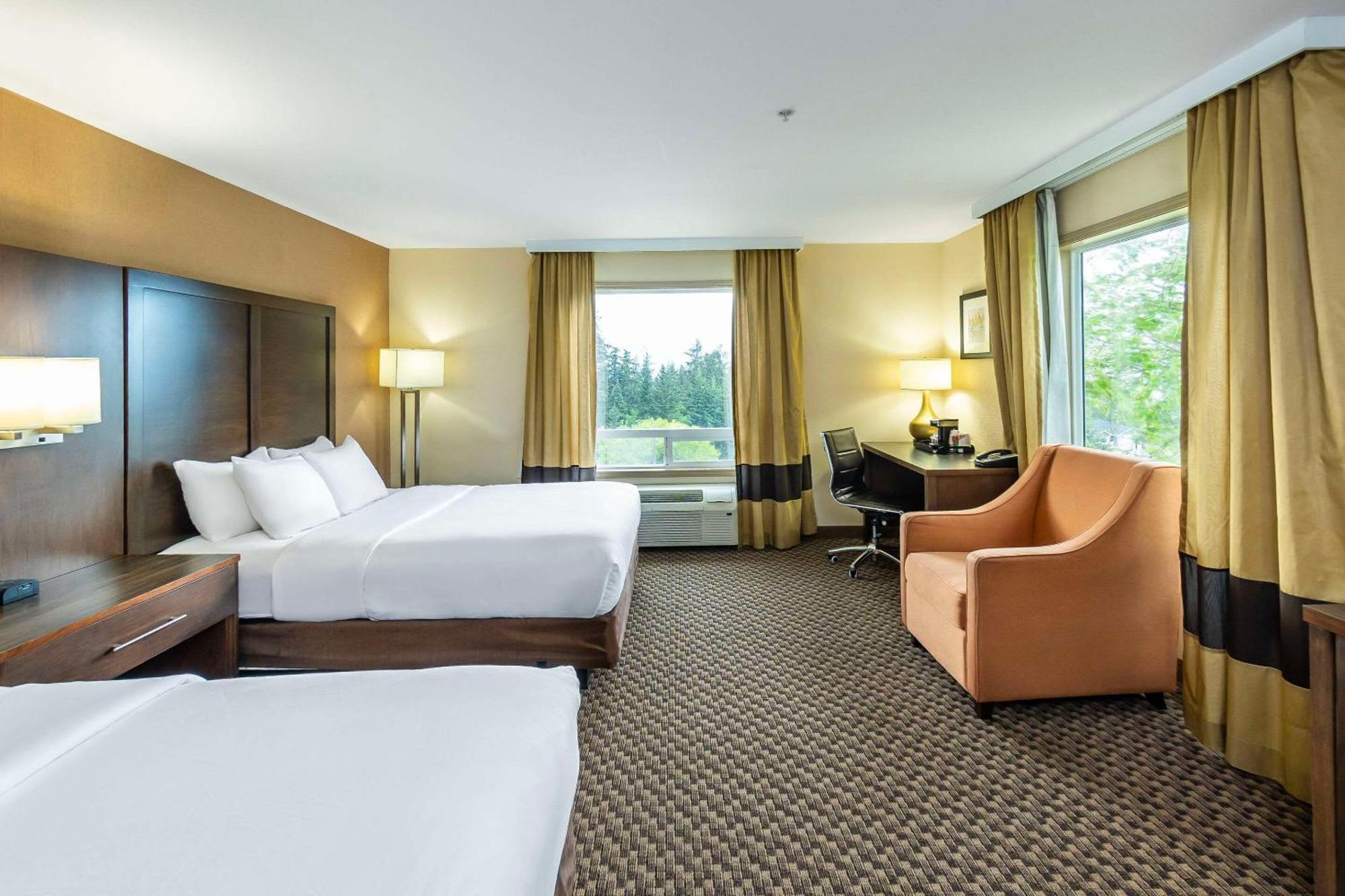 Comfort Inn & Suites Салмон Арм Экстерьер фото