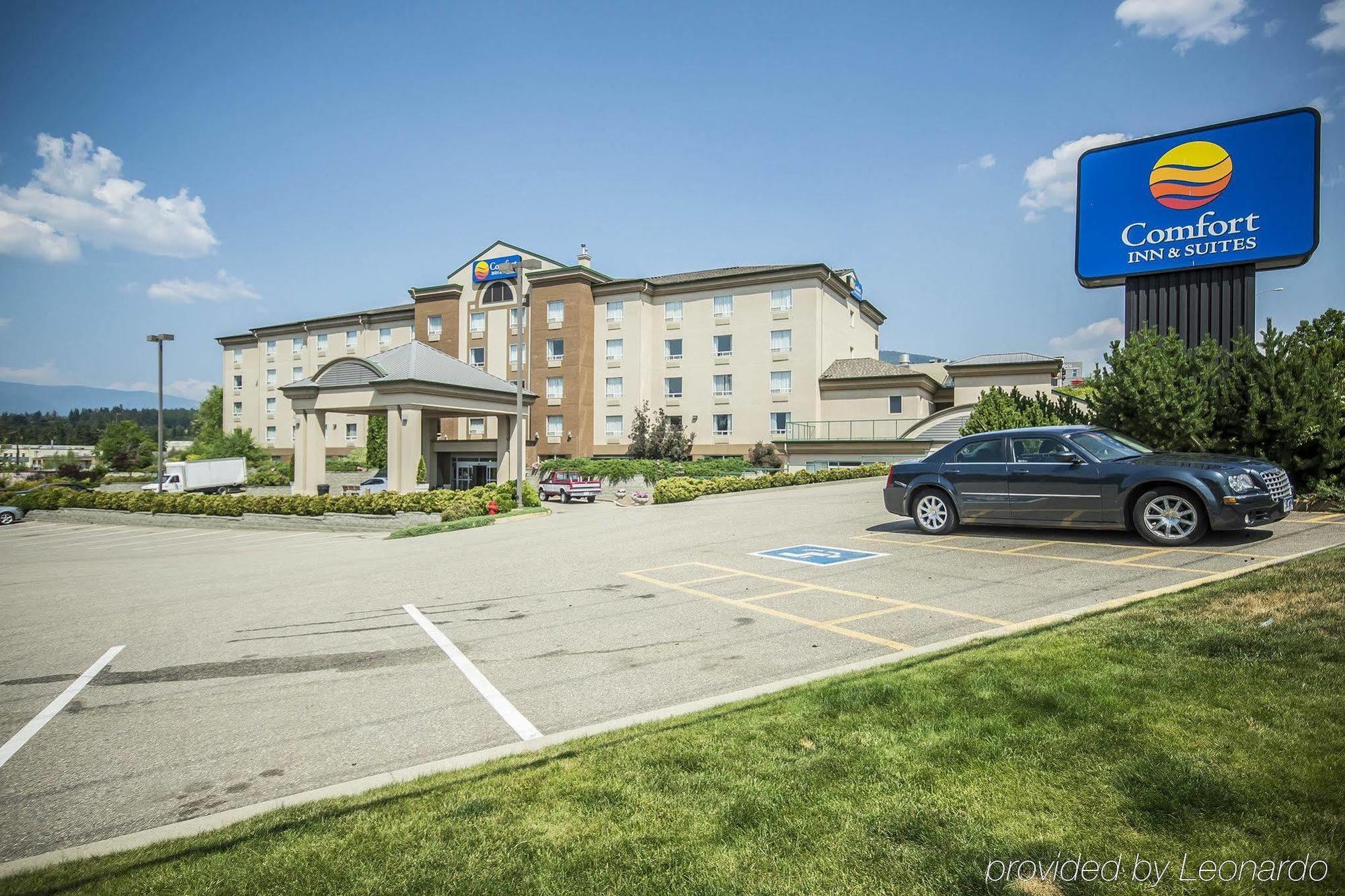 Comfort Inn & Suites Салмон Арм Экстерьер фото