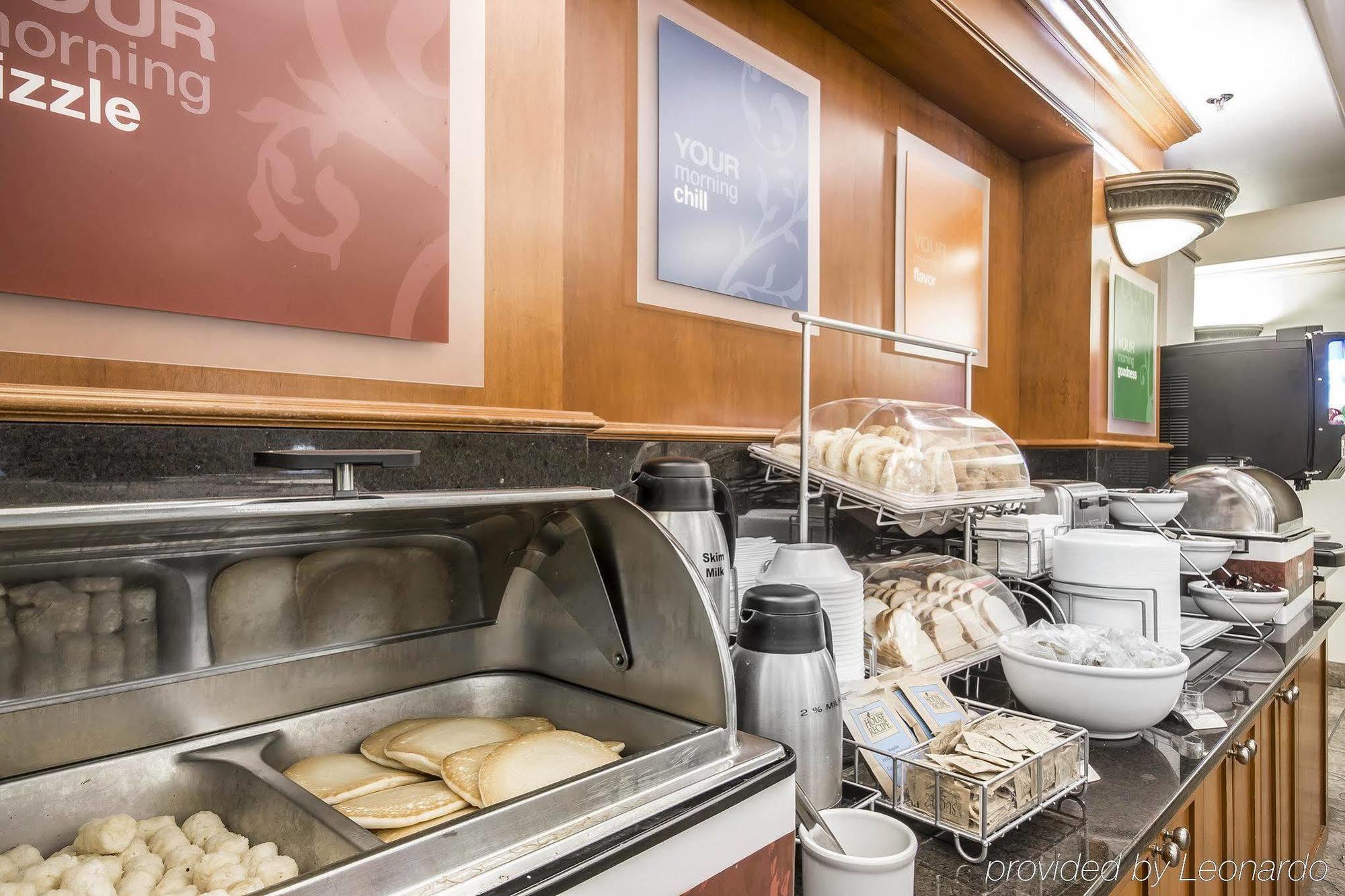 Comfort Inn & Suites Салмон Арм Экстерьер фото