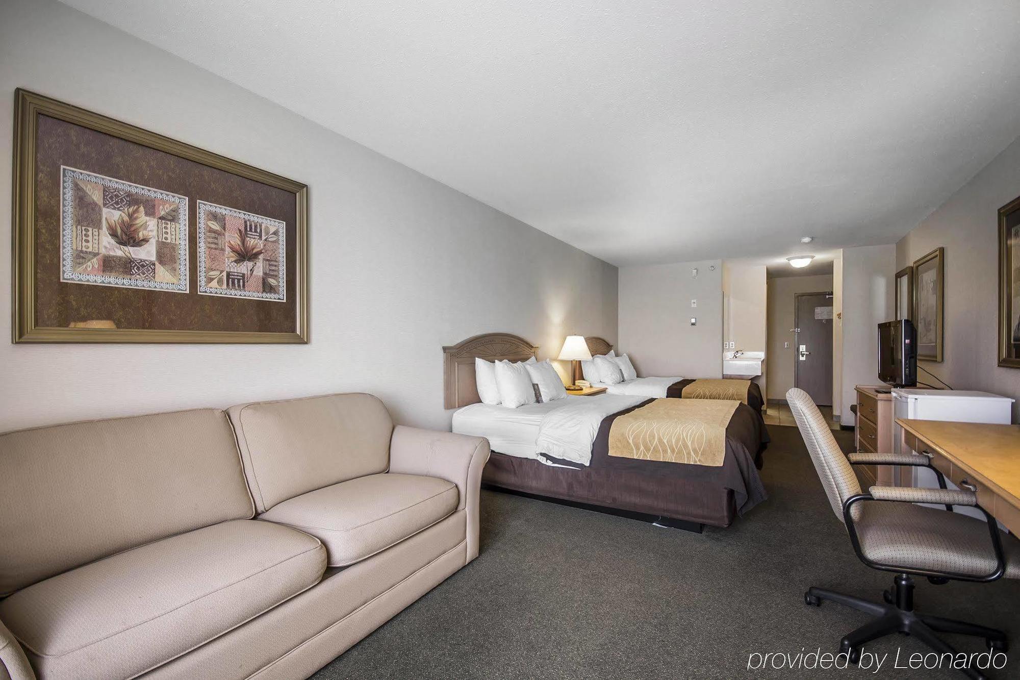 Comfort Inn & Suites Салмон Арм Экстерьер фото