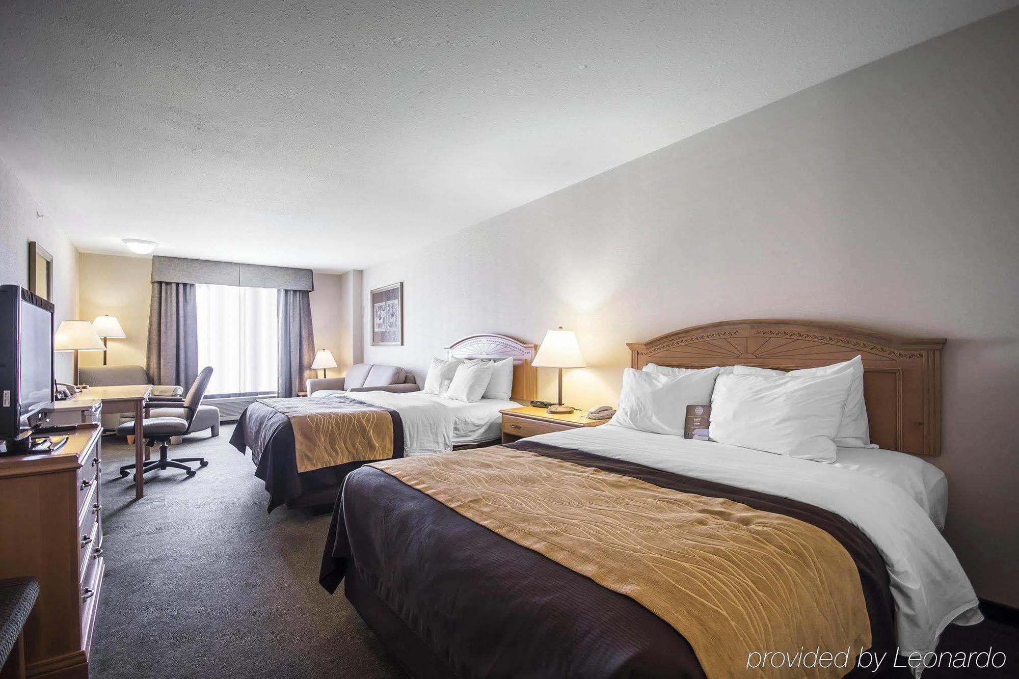 Comfort Inn & Suites Салмон Арм Экстерьер фото