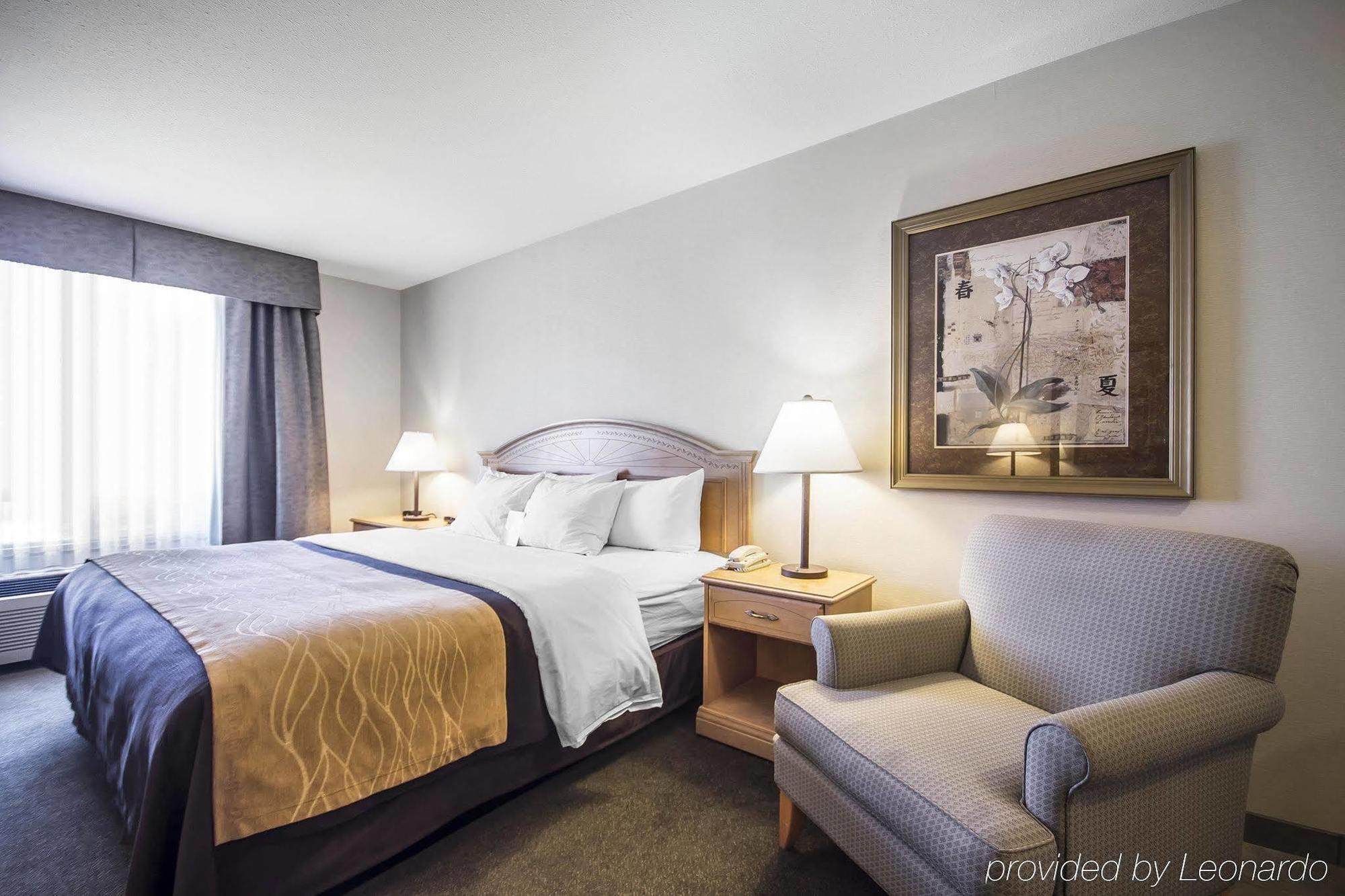 Comfort Inn & Suites Салмон Арм Экстерьер фото