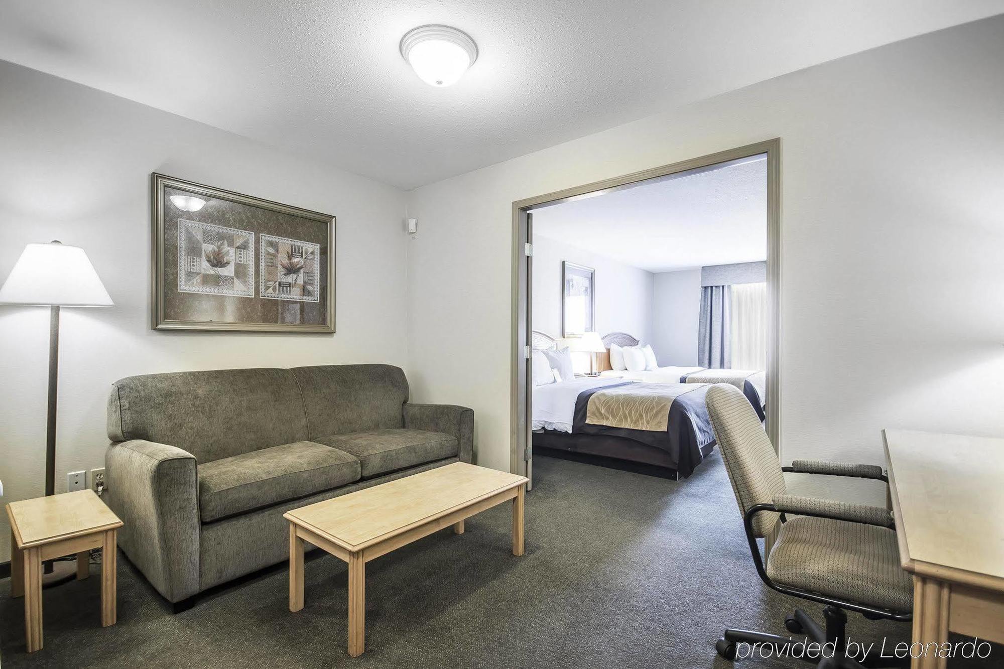 Comfort Inn & Suites Салмон Арм Экстерьер фото
